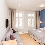 Hotel Modern *