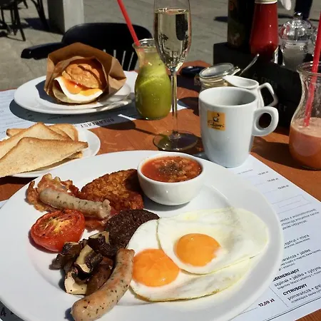 Modern Готель *